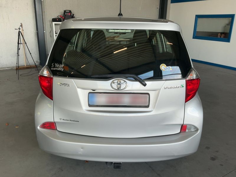 Toyota Verso-S 1.33 Dual VVT-i Life — zdjęcie 5