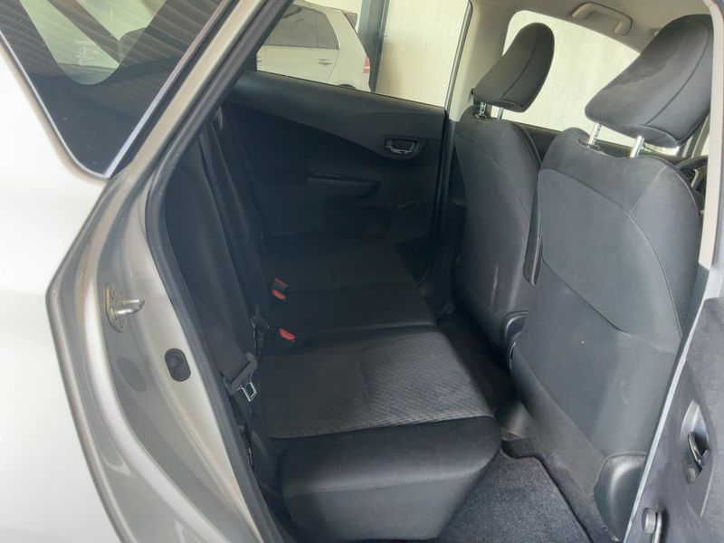 Toyota Verso-S 1.33 Dual VVT-i Life — zdjęcie 14