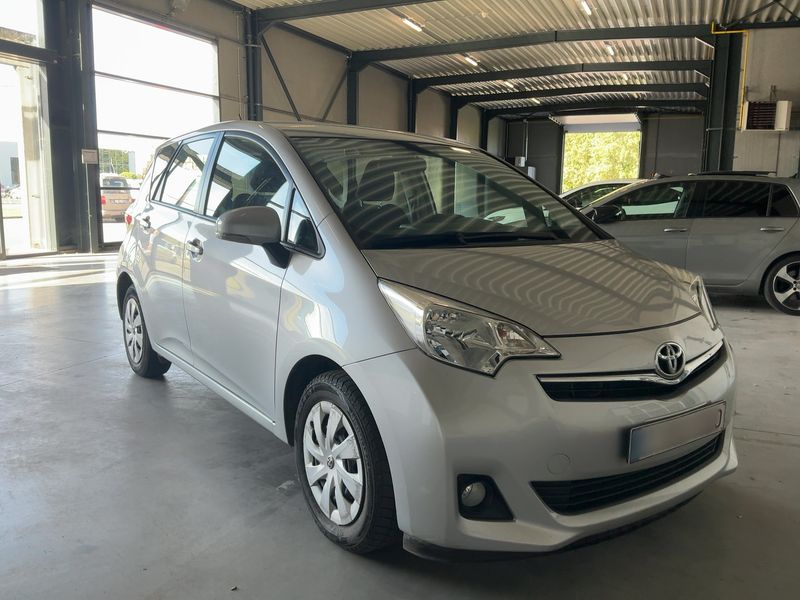 Toyota Verso-S 1.33 Dual VVT-i Life — zdjęcie 8