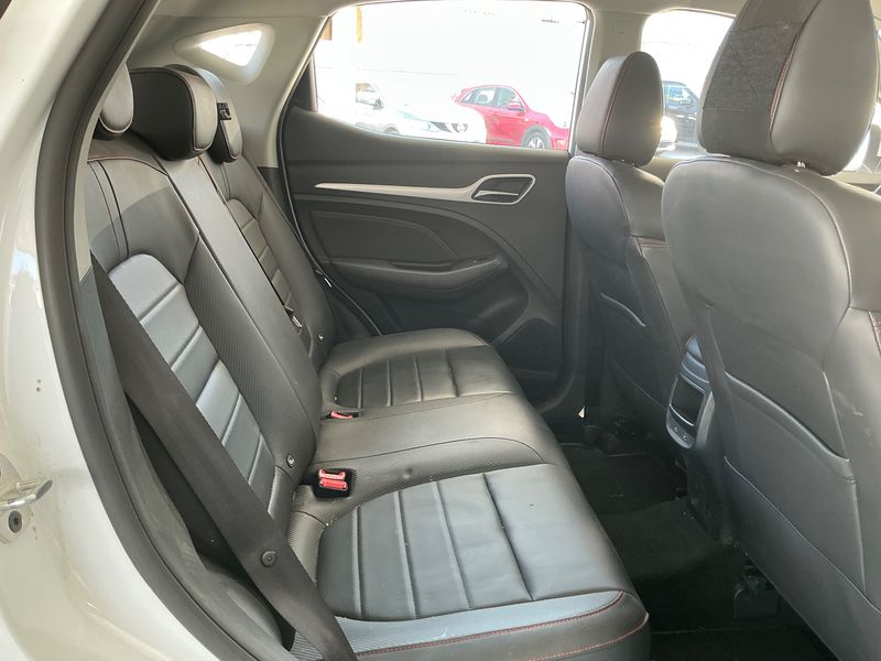MG ZS 1.5 VTi Luxury — zdjęcie 14