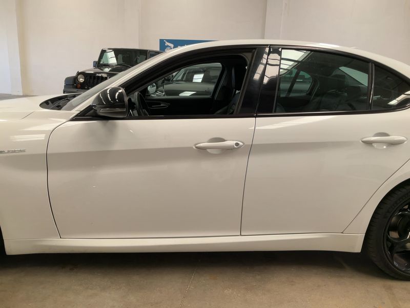 Alfa Romeo Giulia 2.2 JTDM Veloce — zdjęcie 4