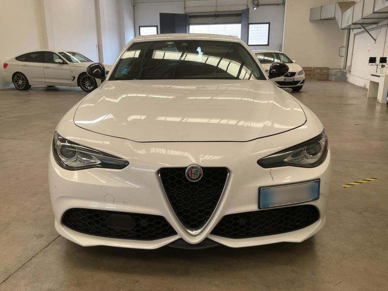 Alfa Romeo Giulia 2.2 JTDM Veloce — zdjęcie 9