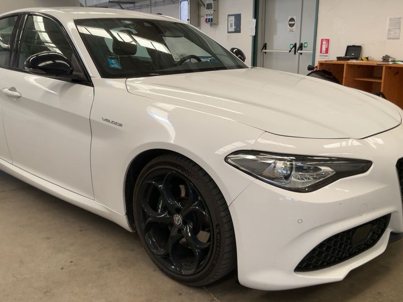 Alfa Romeo Giulia 2.2 JTDM Veloce — zdjęcie 8