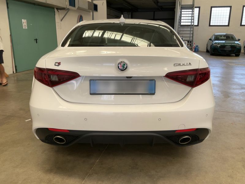 Alfa Romeo Giulia 2.2 JTDM Veloce — zdjęcie 5