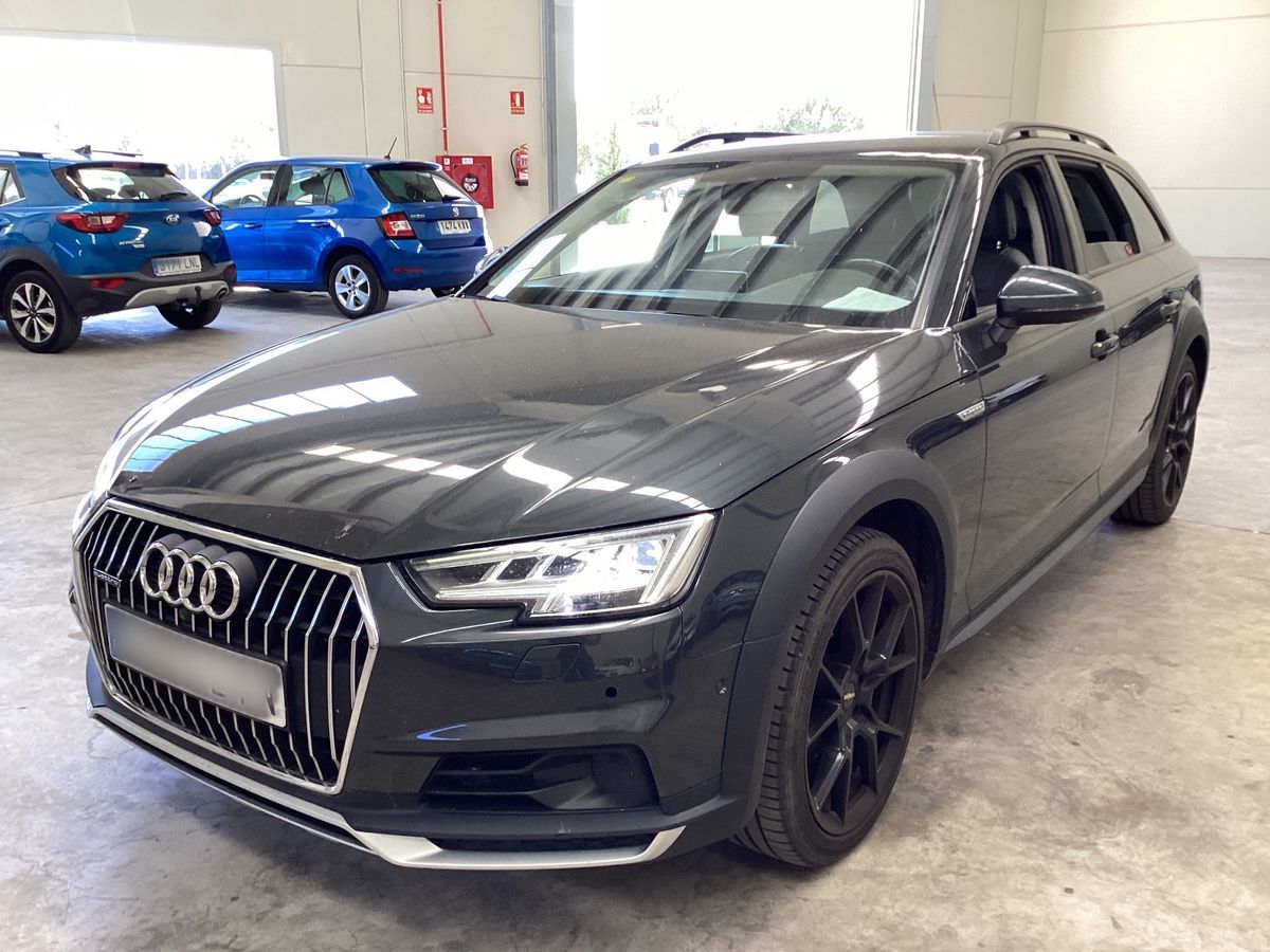 Audi A4 2016 — photo 1
