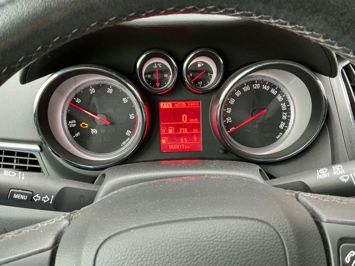Opel Zafira 2015 — photo 19