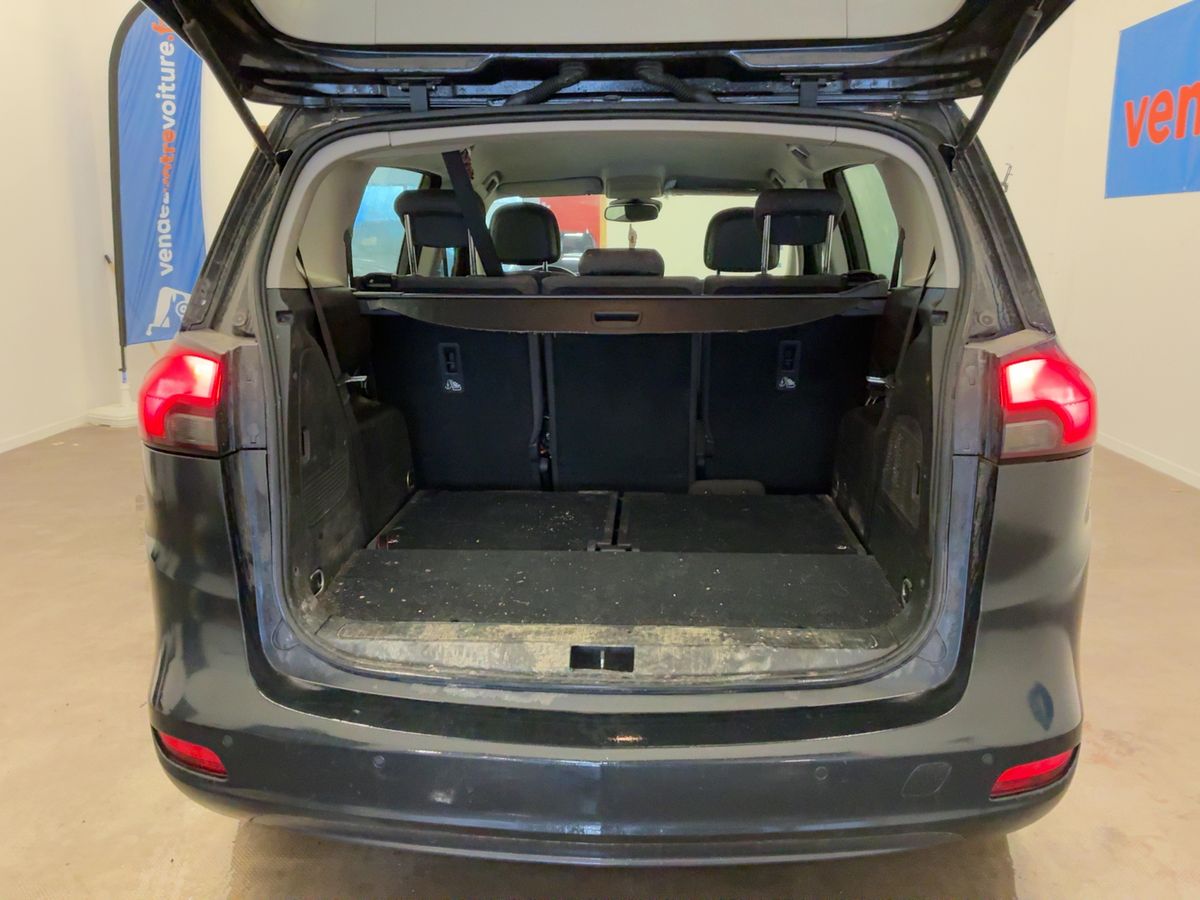 Opel Zafira 2015 — photo 16