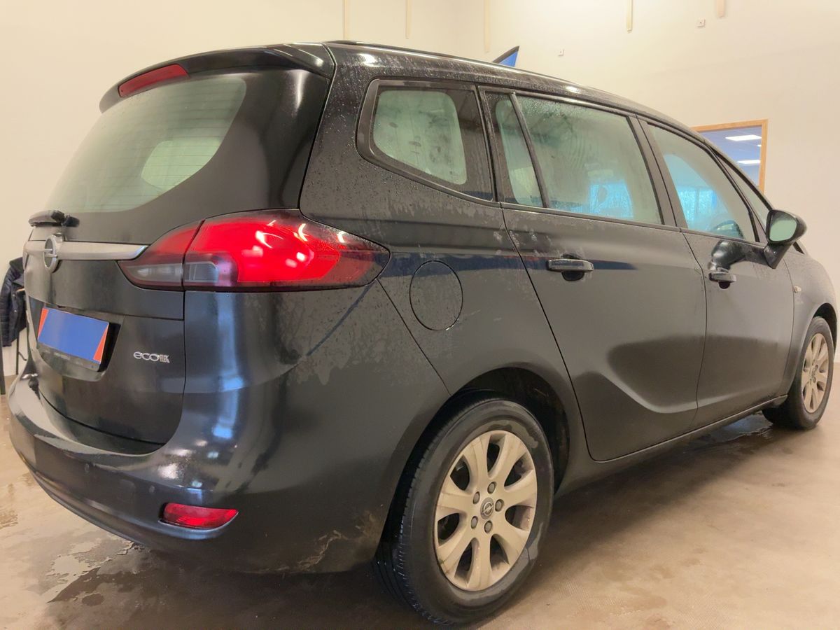Opel Zafira 2015 — photo 9