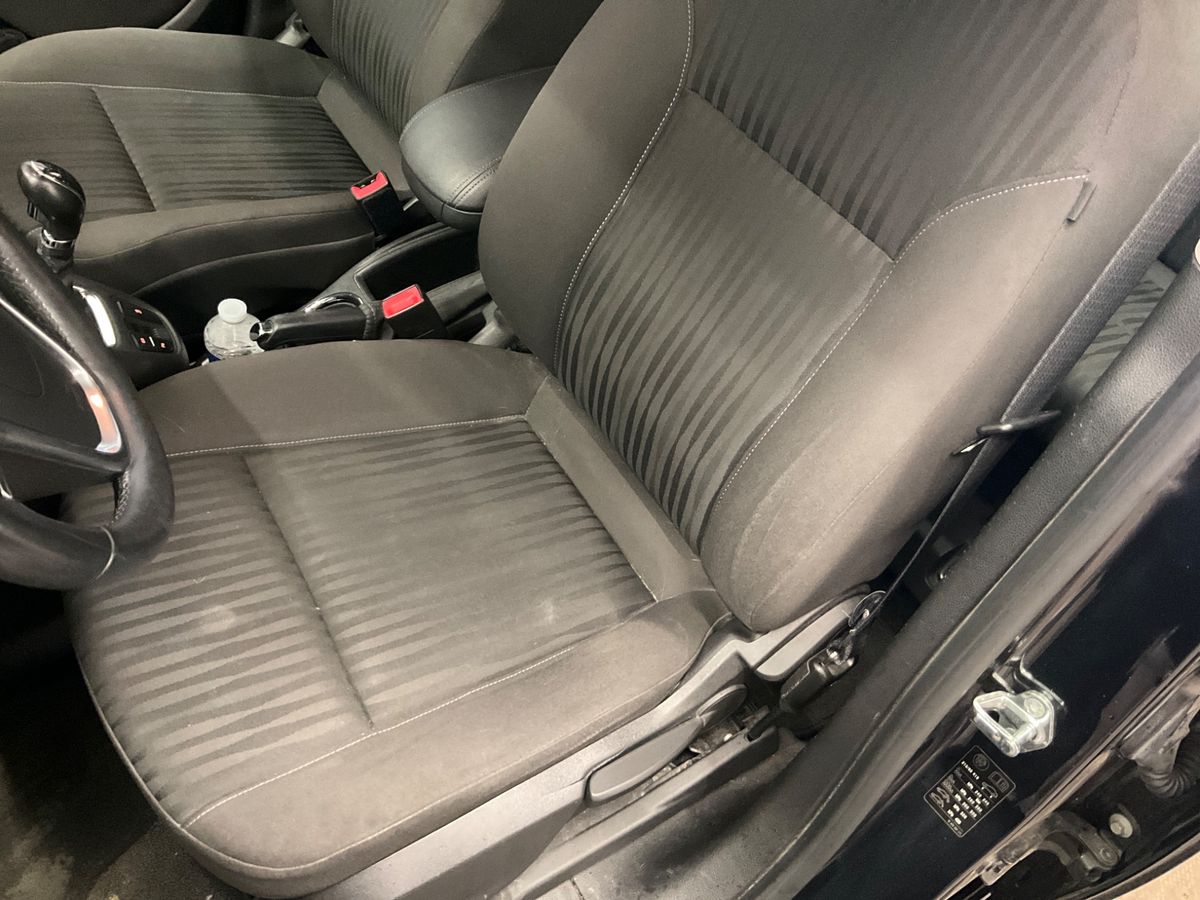Opel Zafira 2015 — photo 27