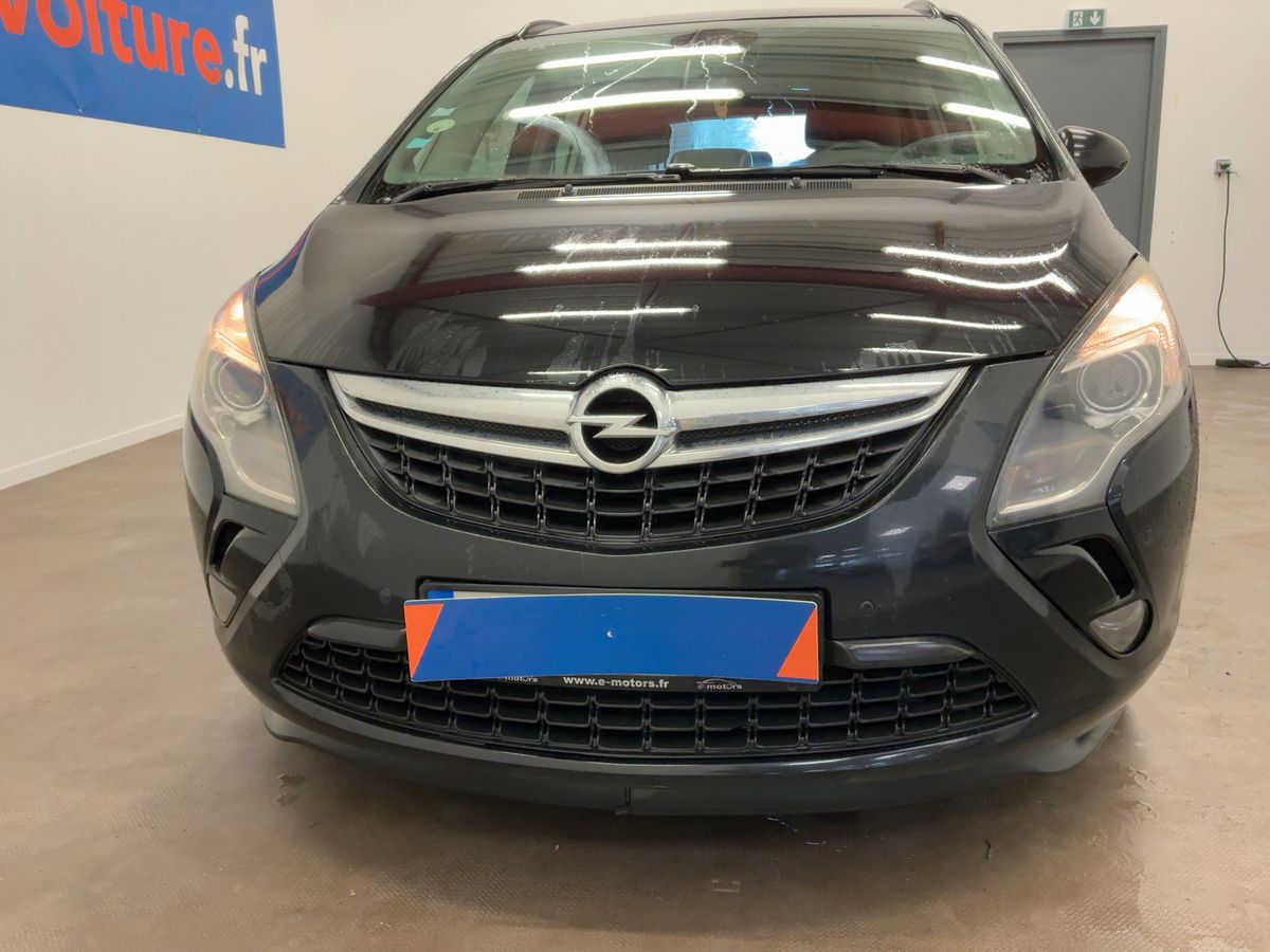 Opel Zafira 2015 — photo 15