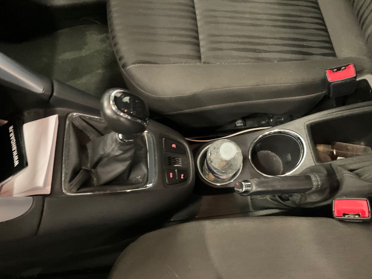 Opel Zafira 2015 — photo 29