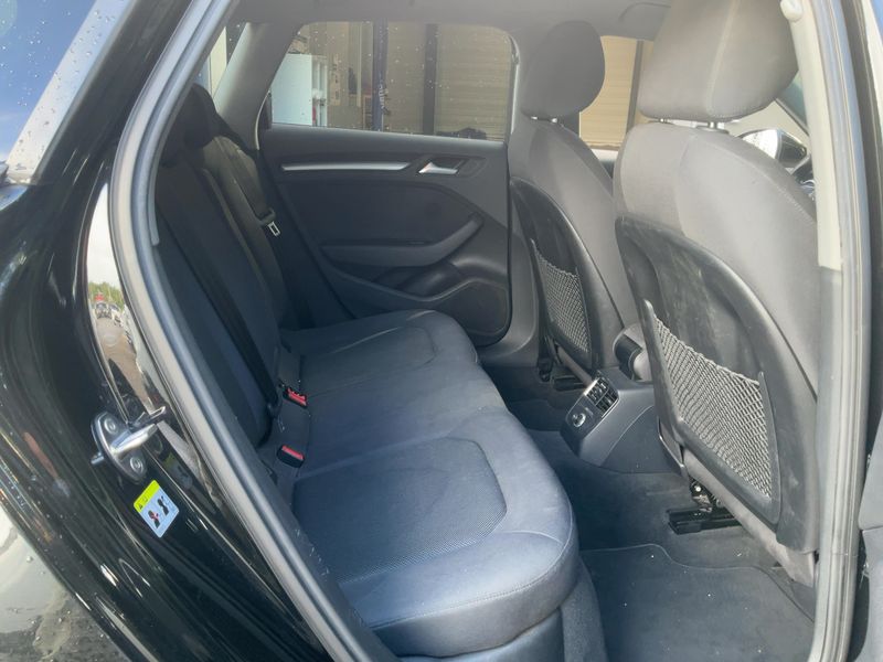 Audi A3 Sportback 35 TFSI Business Line — zdjęcie 14