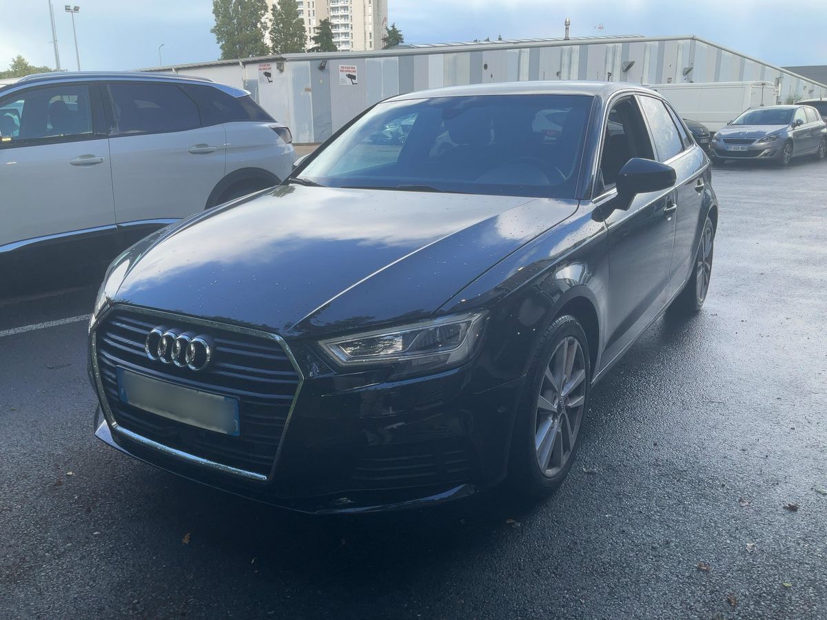 Audi A3 2019 — photo 1