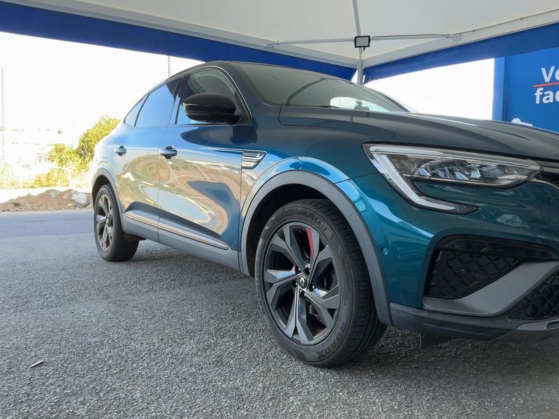 Renault Arkana 1.6 Hybrid E-Tech R.S. Line — zdjęcie 8