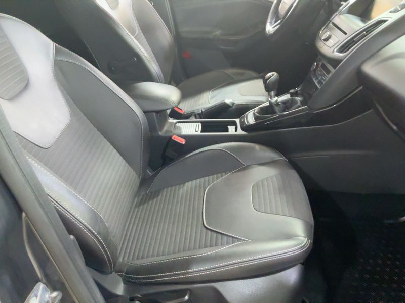 Ford Focus 1.5 TDCi Titanium — zdjęcie 12