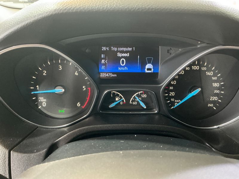 Ford Focus 1.5 TDCi Titanium — zdjęcie 13
