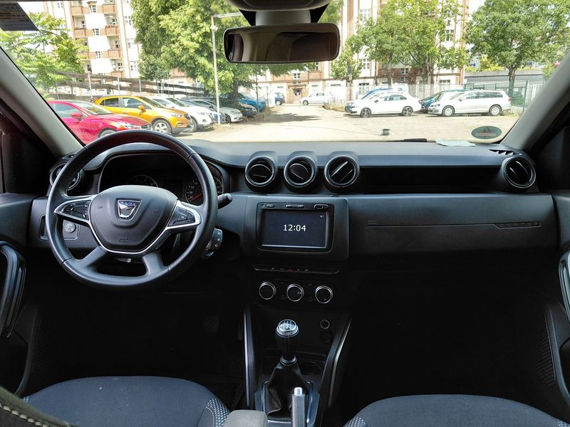 Dacia Duster 1.6 SCe Prestige — zdjęcie 12