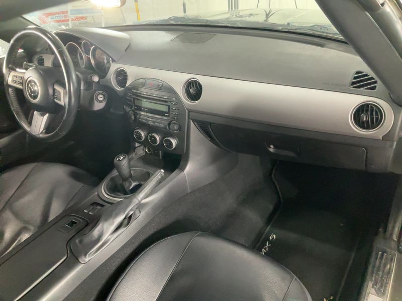 Mazda MX-5 1.8 Center-Line Roadster Coupe — zdjęcie 12