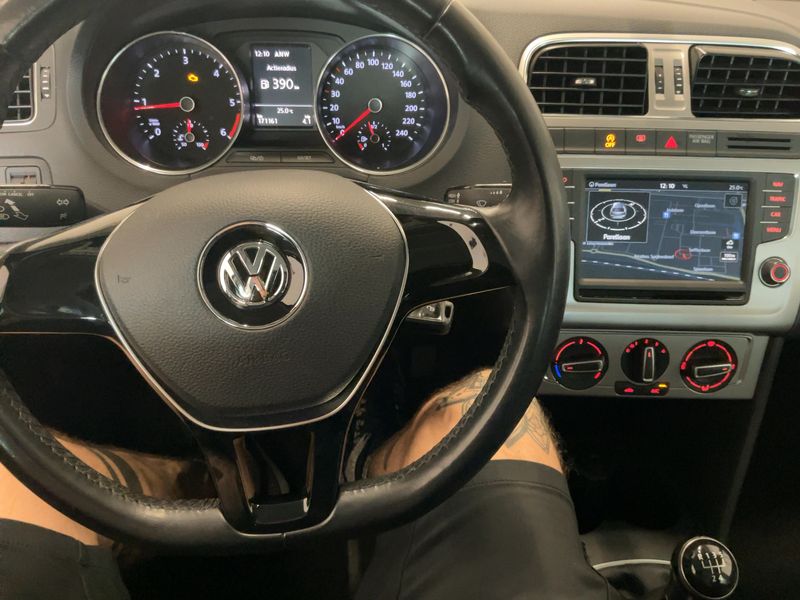 Volkswagen Polo 1.4 TDI Trendline BlueMotion Tech 2015 – снимка 18