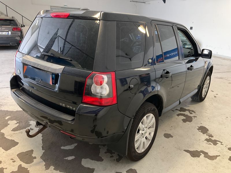 Land Rover Freelander 2.2 Td4 XS — zdjęcie 2