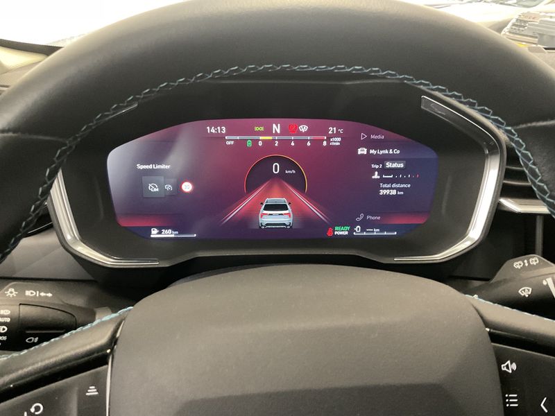 Lynk & Co 01 1.5 Plug-in Hybrid — zdjęcie 13