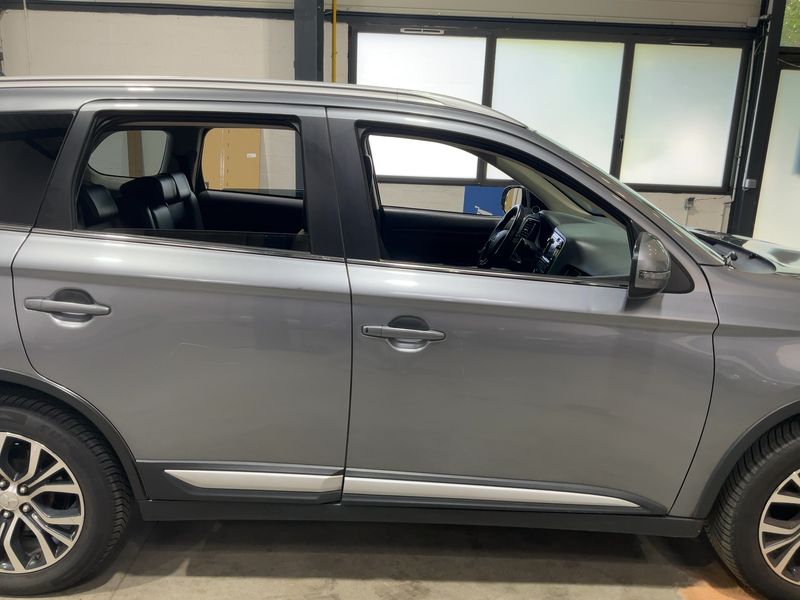 Mitsubishi Outlander 2.2 DI-D Intense ClearTec 4WD — zdjęcie 7