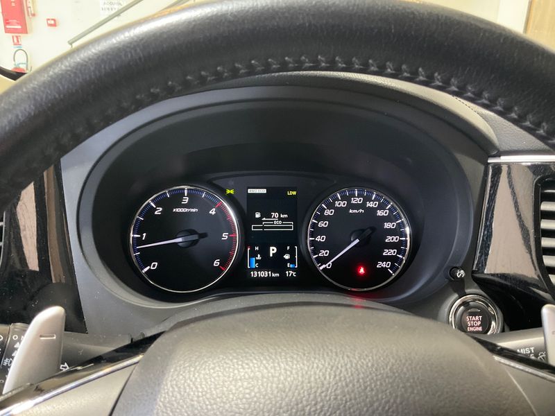 Mitsubishi Outlander 2.2 DI-D Intense ClearTec 4WD — zdjęcie 13