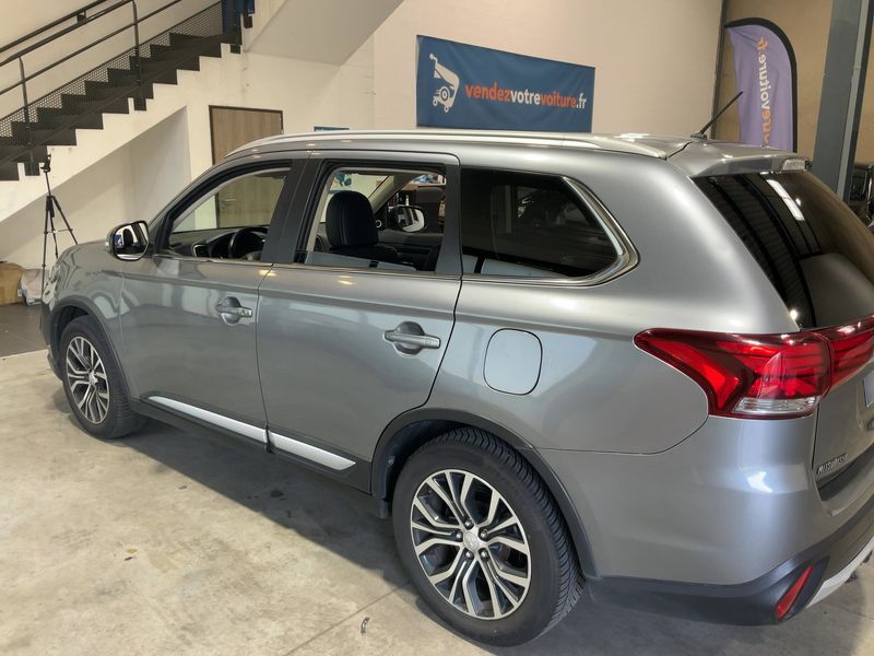 Mitsubishi Outlander 2.2 DI-D Intense ClearTec 4WD — zdjęcie 3
