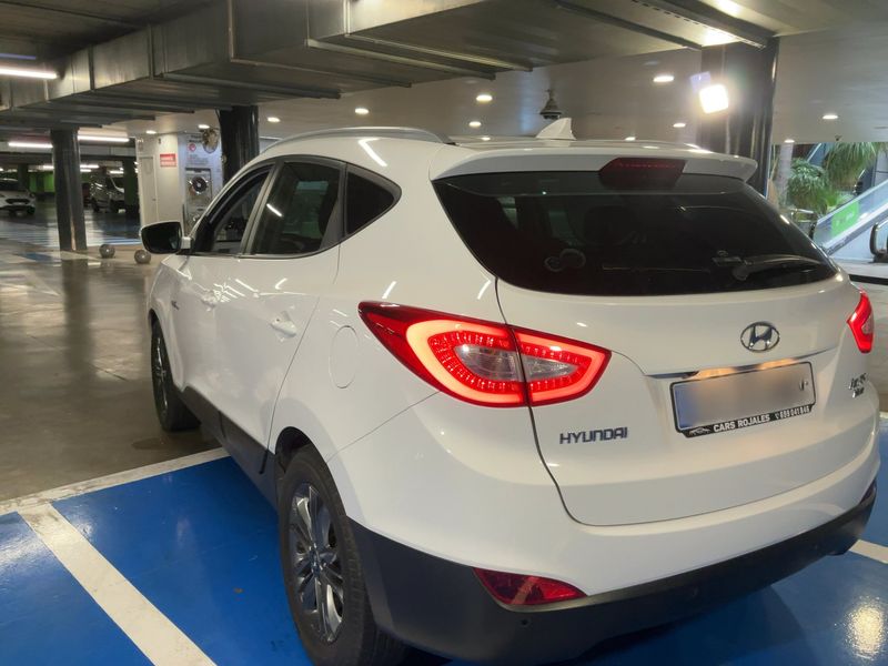 Hyundai ix35 1.6 Essence Bluedrive 2WD — zdjęcie 3