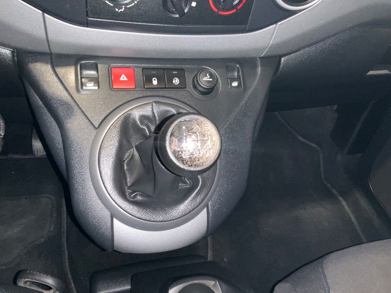Peugeot Partner 1.6 Blue-HDi Active 2017 – снимка 28
