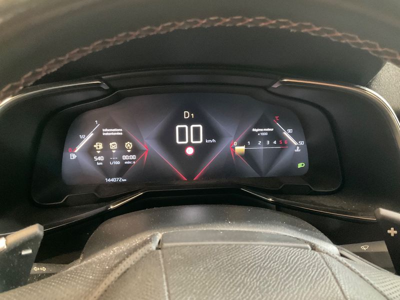 DS Automobiles DS7 Crossback 2.0 Blue-HDi Performance Line — zdjęcie 13