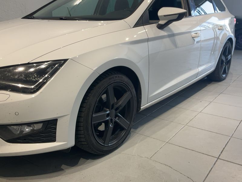 Seat Leon 2.0 TDI FR 2016 – снимка 2