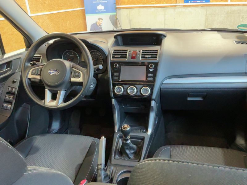 Subaru Forester 2.0 Diesel Active — zdjęcie 12