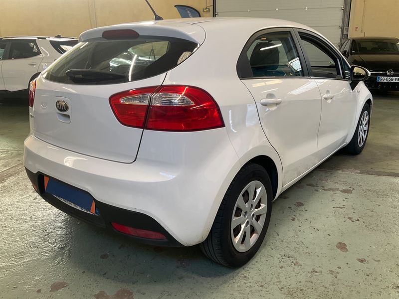 Kia Rio 1.2 Spirit — zdjęcie 2