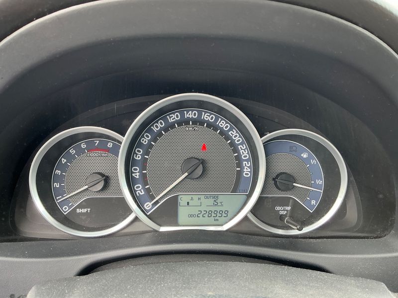 Toyota Auris 1.3 Active — zdjęcie 13