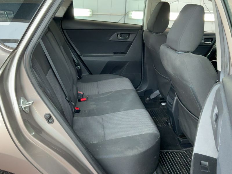 Toyota Auris 1.3 Active — zdjęcie 14
