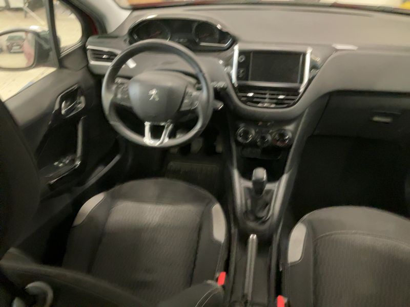 Peugeot 208 1.6 HDi Style — zdjęcie 12