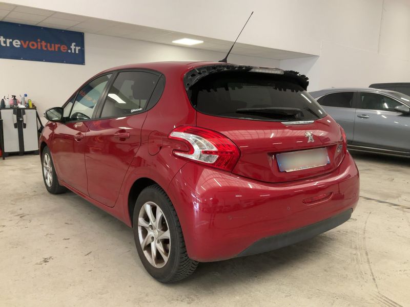 Peugeot 208 1.6 HDi Style — zdjęcie 3