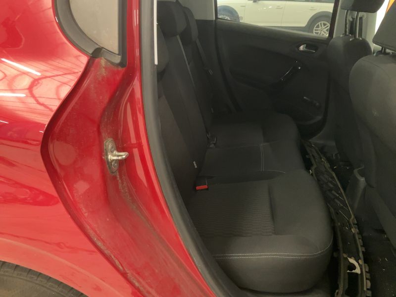 Peugeot 208 1.6 HDi Style — zdjęcie 14