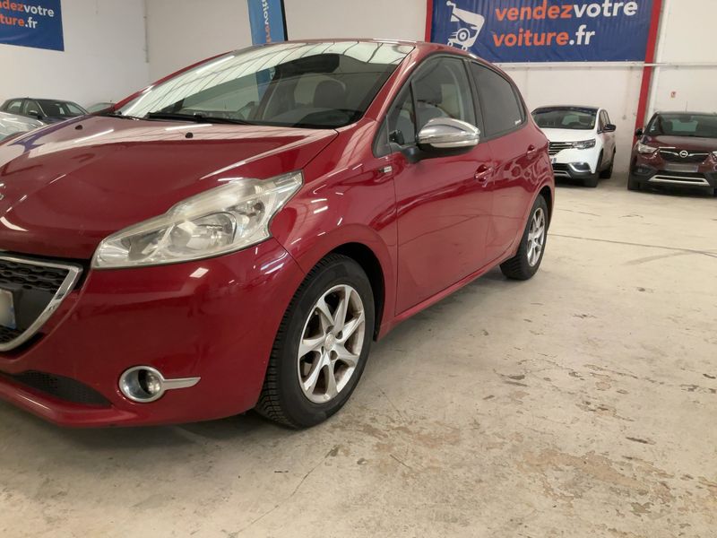 Peugeot 208 1.6 HDi Style — zdjęcie 2