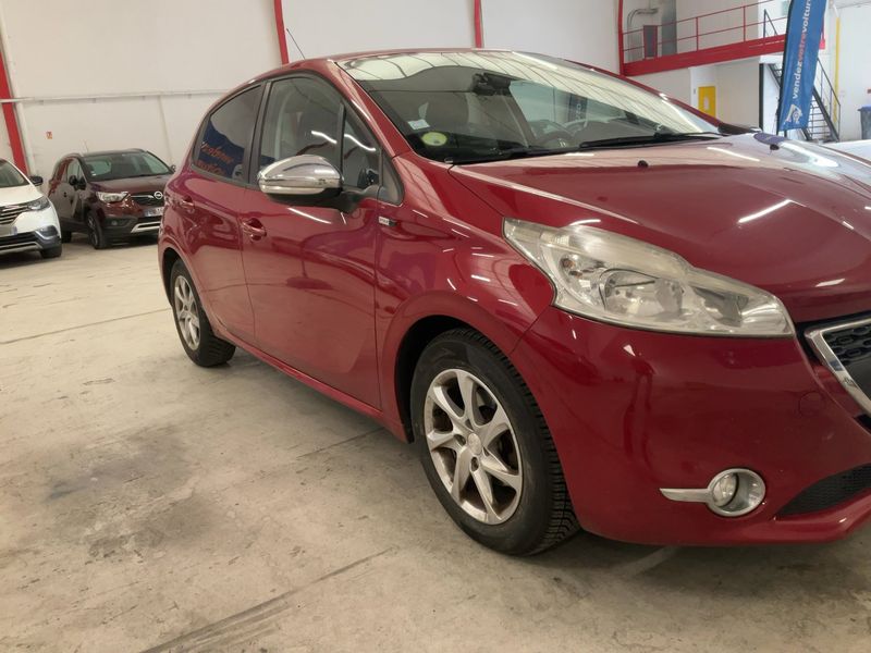 Peugeot 208 1.6 HDi Style — zdjęcie 8