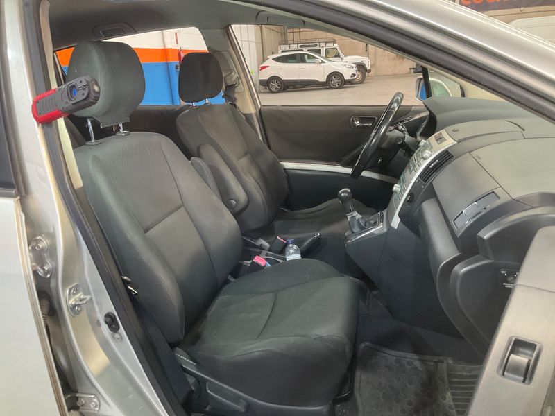 Toyota Corolla Verso 2.2 D-4D Sol — zdjęcie 3