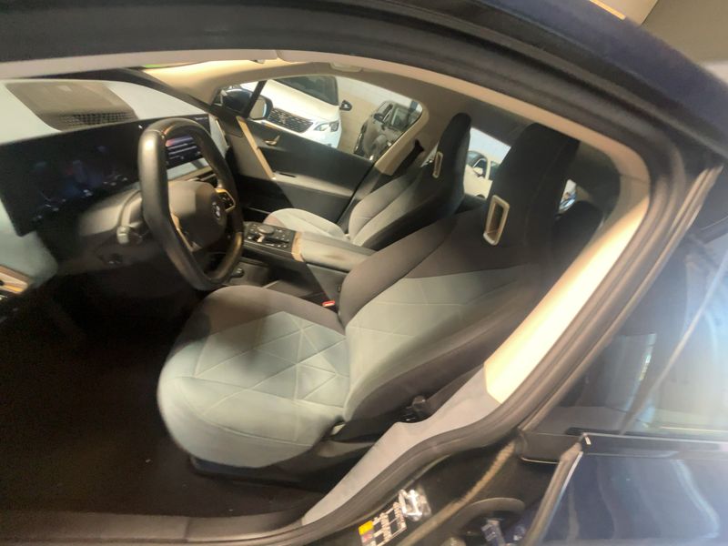 BMW iX iX 50 xDrive 2022 – снимка 16