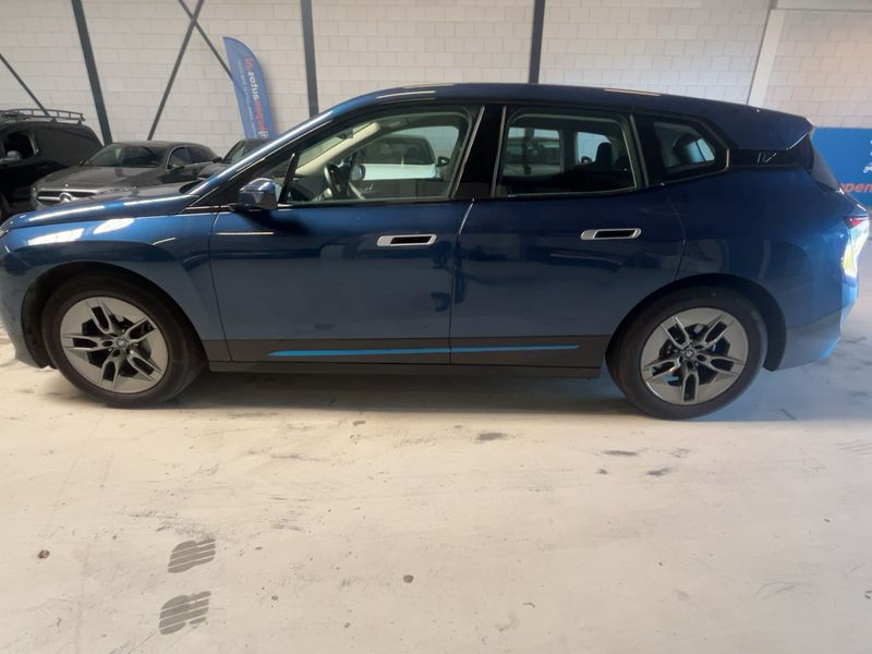 BMW iX iX 50 xDrive 2022 – снимка 4