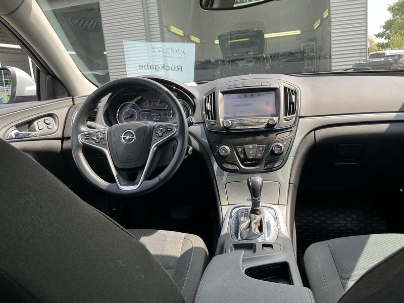 Opel Insignia 1.6 CDTI DPF Edition 2016 – снимка 17