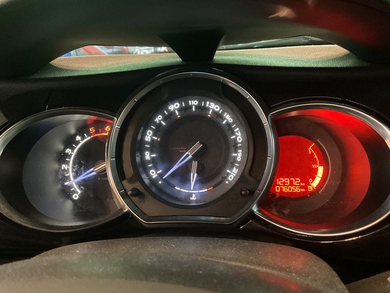 Citroen DS3 1.6 HDi SoChic — zdjęcie 13