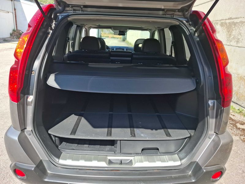 Nissan X-Trail 2.0 dCi PLATINUM 4x4 — zdjęcie 9