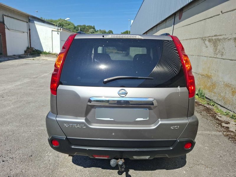 Nissan X-Trail 2.0 dCi PLATINUM 4x4 — zdjęcie 4
