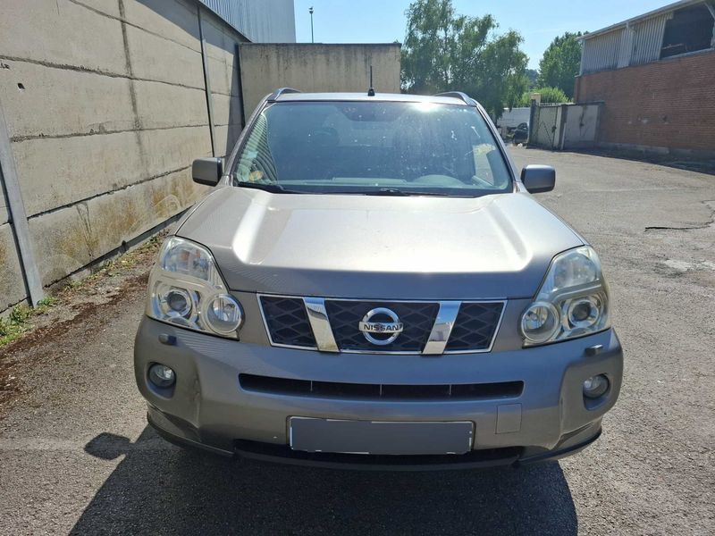 Nissan X-Trail 2.0 dCi PLATINUM 4x4 — zdjęcie 7