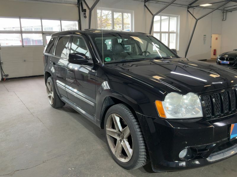 Jeep Grand Cherokee 6.1 SRT8 — zdjęcie 8